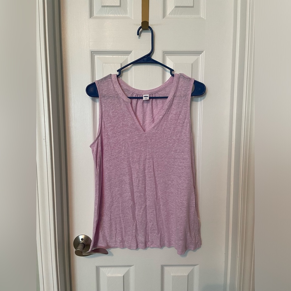 Old Navy Lavender Sleeveless V-Neck Tank Top